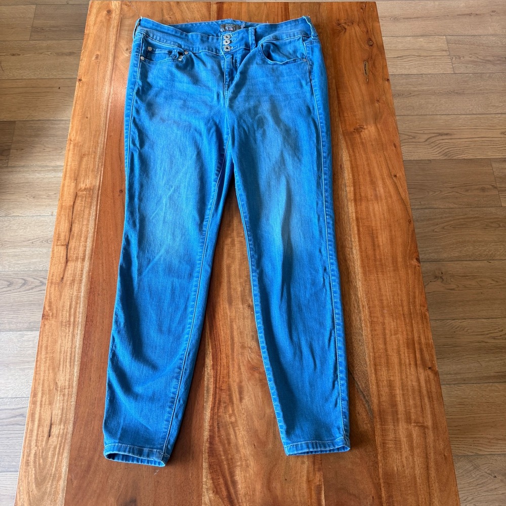 Torrid Women's Light Wash Super Soft‎ Jegging Size 16T